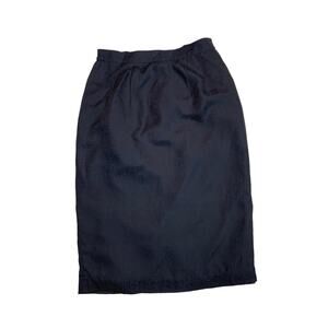 Black Pencil Skirt Women's Size 6 100% silk Polyester Lining Back Slit Stretch